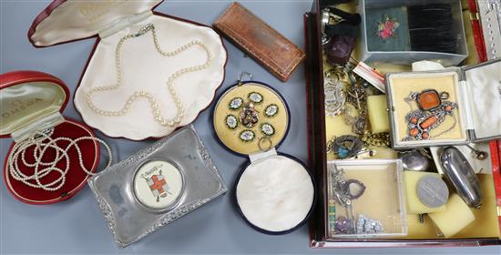 A group of costume jewellery and vertu including a silver sovereign case.